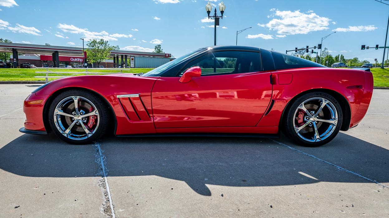 2013 chevrolet corvette 49 995 00 67 800 miles