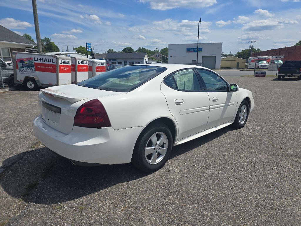 2008 Pontiac Grand Prix GP - Photo 2